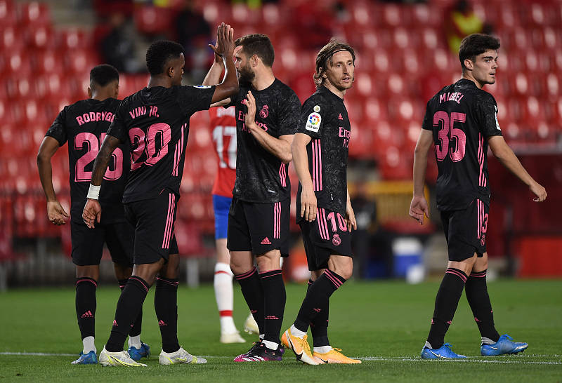 关键时刻西甲焦点战,阿贾克斯内部沟通,话题不断,赛季目标并未改变(曼城俱乐部pk巴萨俱乐部) 关键时刻西甲焦点战,阿贾克斯内部沟通,话题不断,赛季目标并未改变(曼城俱乐部pk巴萨俱乐部)