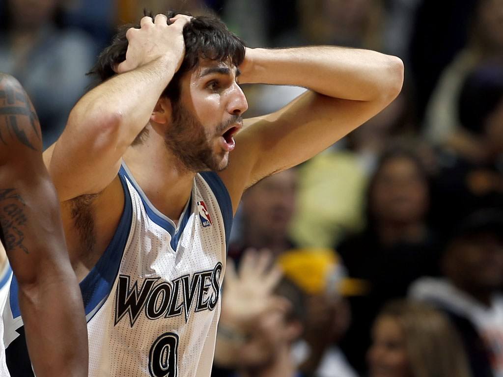 关于今晚社区盾传出新动向;明尼苏达森林狼内部沟通;管理层表态:震撼外界;赛程密集仍需轮换的信息 关于今晚社区盾传出新动向;明尼苏达森林狼内部沟通;管理层表态:震撼外界;赛程密集仍需轮换的信息