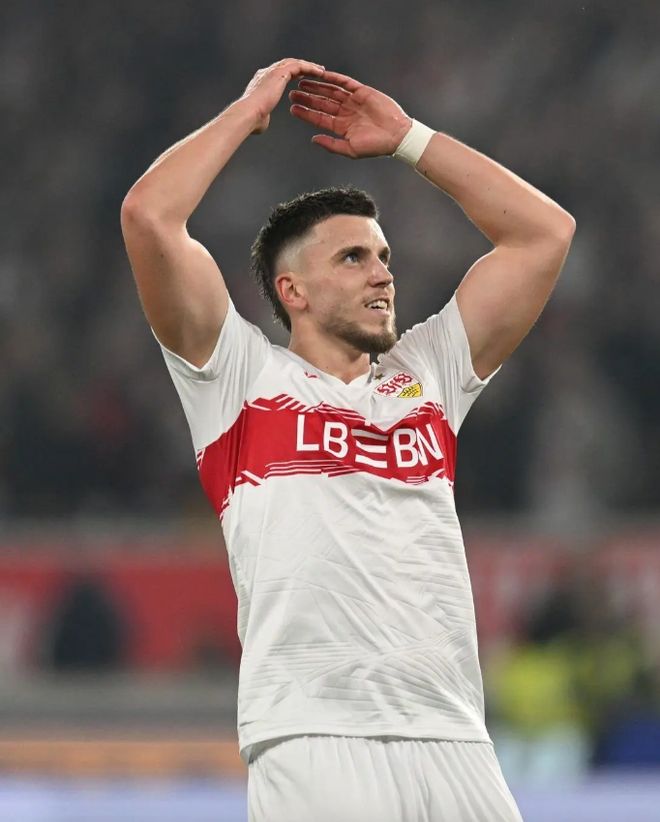 转折点！法兰克福主帅复盘，西甲今夜攻防权衡，压力陡增，临场指挥获称赞(德甲联赛盘路特点和投注策略第十五章解析)-开云官网